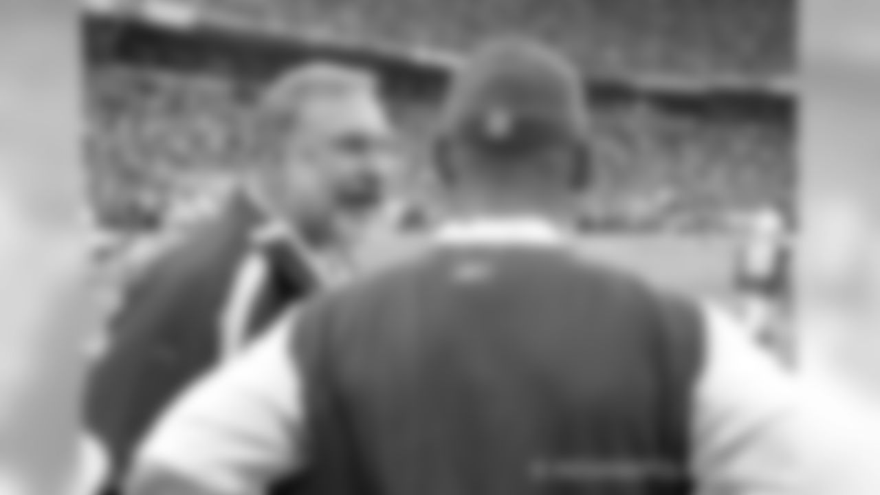 Howard Mudd has over 40 years of NFL experience as a coach and player and he re-joins Indianapolis after serving as the Colts offensive line coach for 12 seasons (1998-2009).