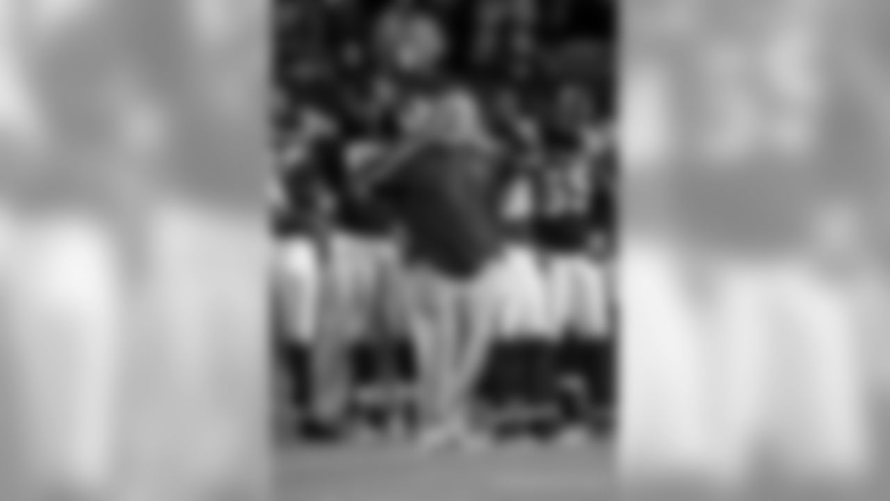 Howard Mudd has over 40 years of NFL experience as a coach and player and he re-joins Indianapolis after serving as the Colts offensive line coach for 12 seasons (1998-2009).
