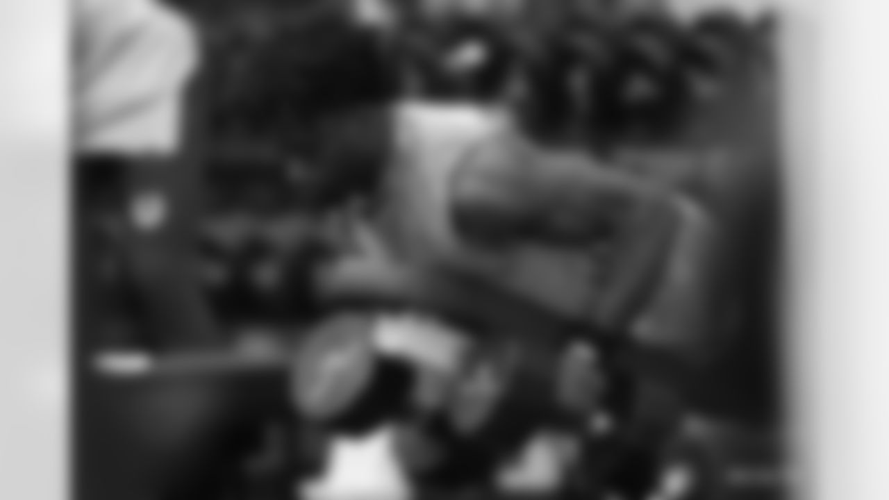 23 CB Kenny Moore II