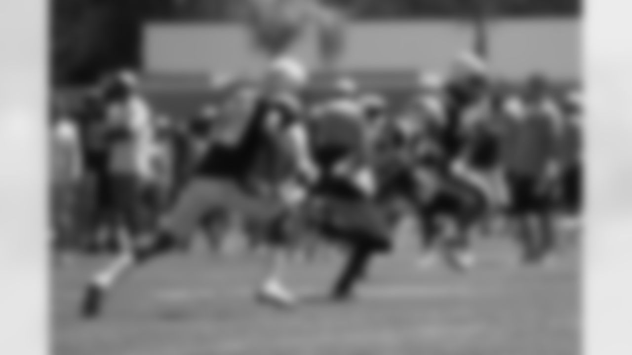 tempChargersCowboysPractice_082012_11.jpg