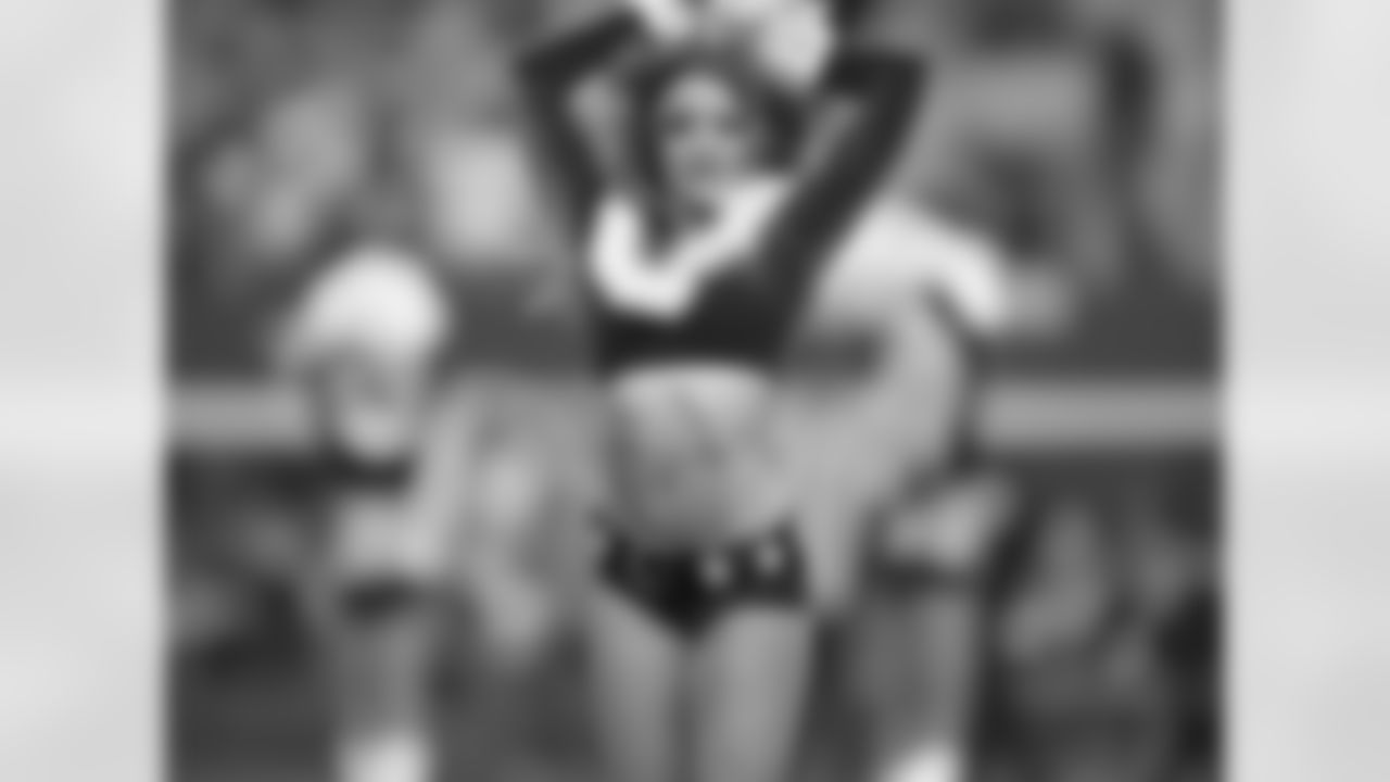 tempCheers_121713_38.jpg