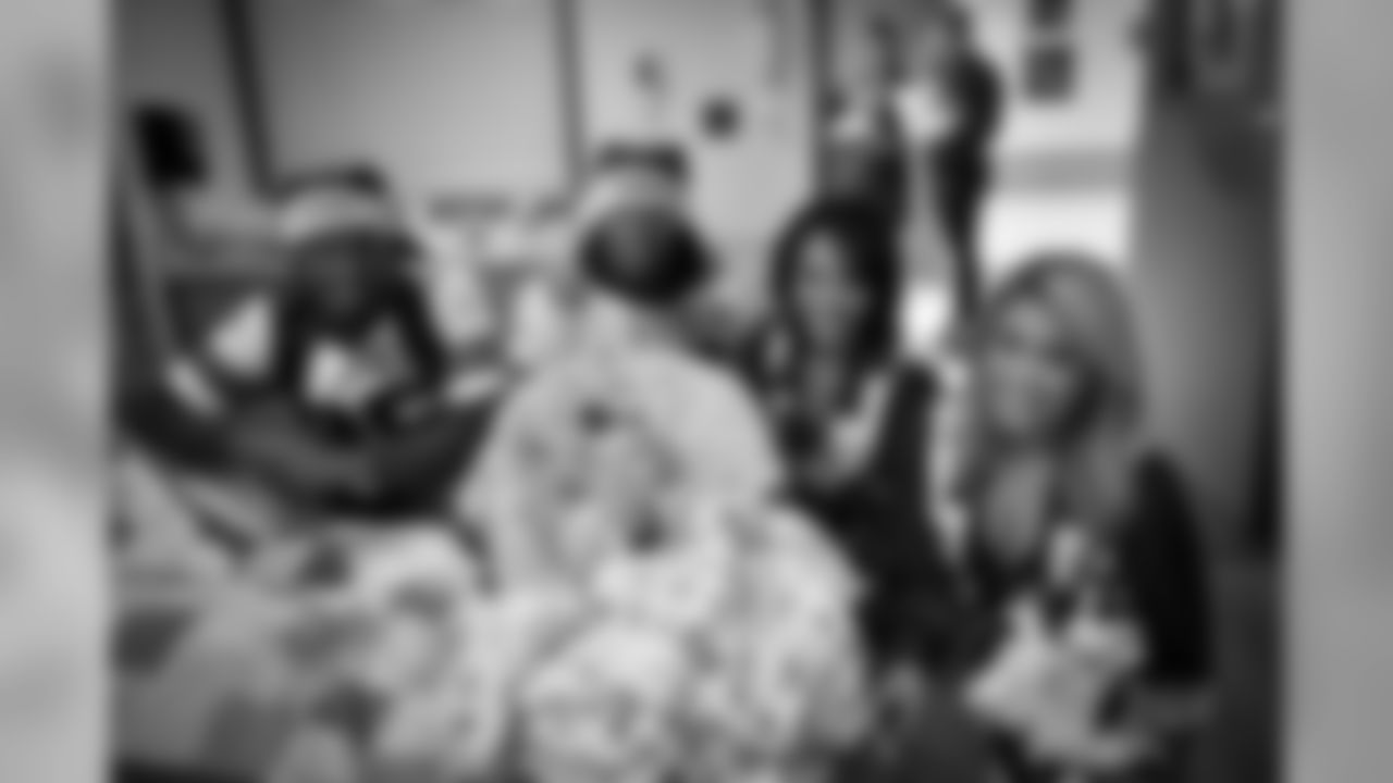 20161205_hospital_visits_medical_city_selects_jj10516.jpg