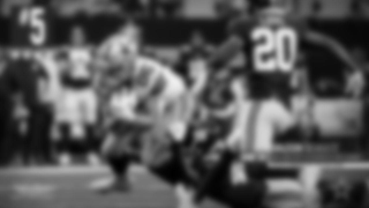Dalton Schultz – At some point, teams are going to account for Schultz, but it hasn't happened yet. He caught another six passes for 79 yards, including a 30-yarder that set up a touchdown. Schultz has been a reliable target for Dak, catching six of eight targets on Sunday and 26 of 31 this year.