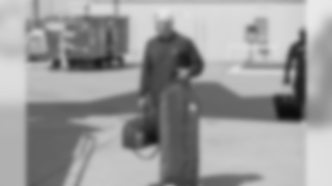 2015003_dfw_brandon_weeden.jpg