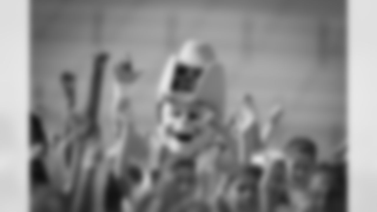 20160729_dal_cheers_camp30.jpg