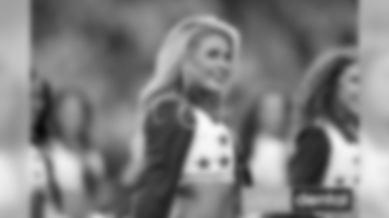 16 September 2018: Cheerleaders
of the Dallas Cowboys during their NFL week 2 regular season 20-13 win over the New York Giants at AT&T Stadium in Arlington, Texas. Photo by James D. Smith/Dallas Cowboys