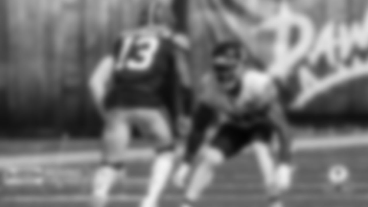 Numbers Game:
Kendall Fuller leads the Washington Football Team with four interceptions. He is a natural ball hawk with outstanding instincts, awareness, and ball skills. Playing behind a ferocious frontline that creates havoc and chaos at the line of scrimmage, Fuller squats on routes and swipes errant throws from frantic quarterbacks attempting to elude the pass rush.