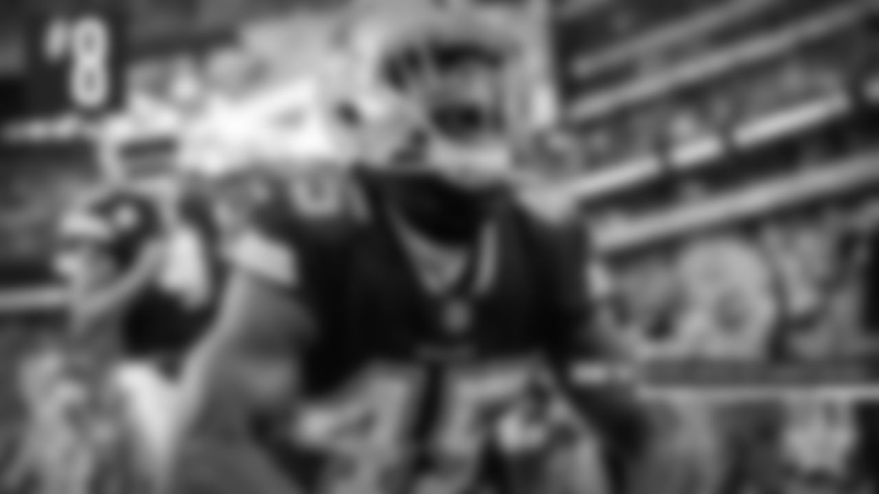 8. Rod Smith – Not exactly built like a prototypical running back, Smith flashed his skills in 2017 when the Cowboys were forced to play six games without a suspended Ezekiel Elliott. Smith had a breakout game that year against the Giants, scoring an 81-yard TD reception and another rushing score – all in the fourth quarter of a 30-10 win. Ironically enough, the Giants signed Smith this offseason as a free-agent back.