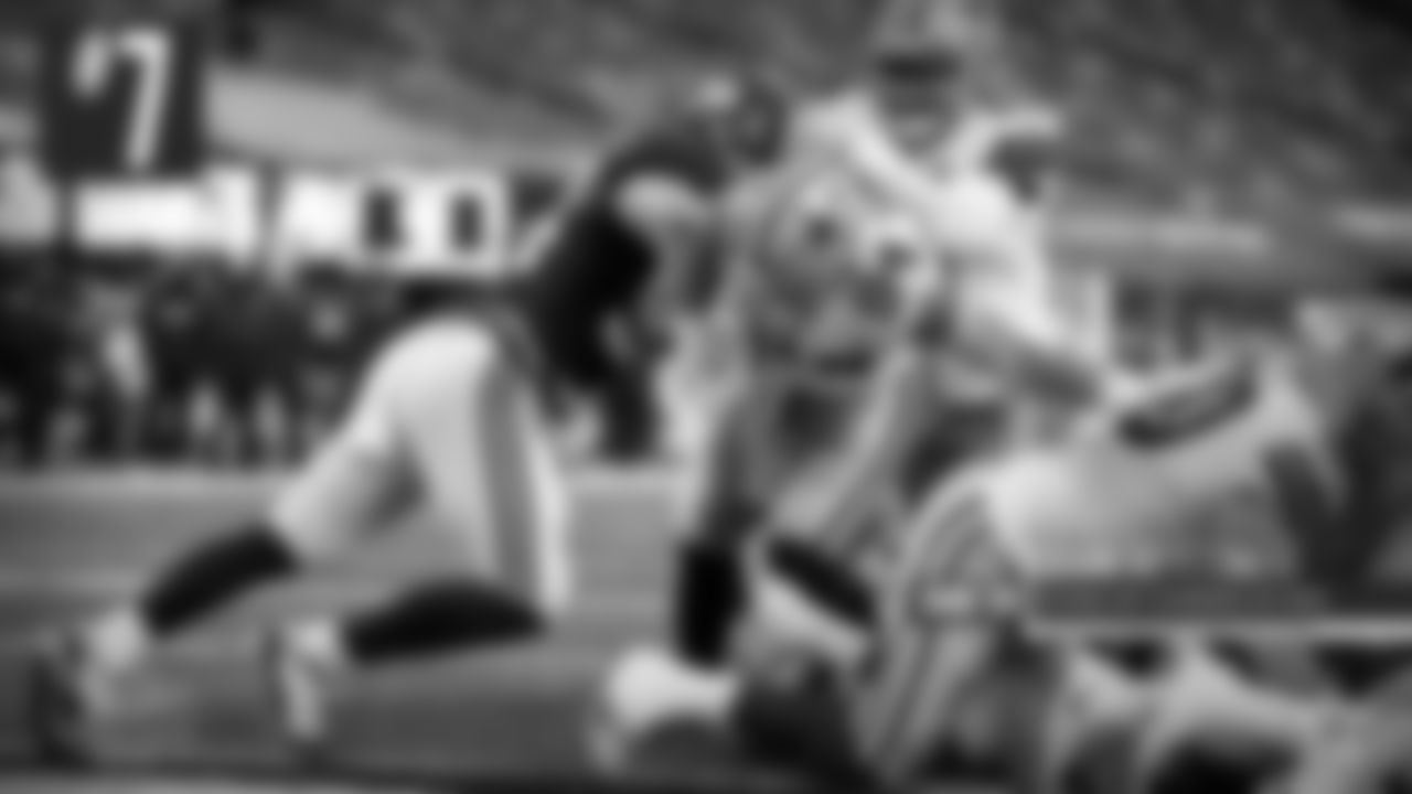 7) Sean McKeon – Talk about flying under the radar, this undrafted rookie from Michigan benefitted from Blake Jarwin's season-ending ACL injury in Week 1. While he didn't catch a single pass in 2020, McKeon served as a blocking tight end and even started a game later in the season.