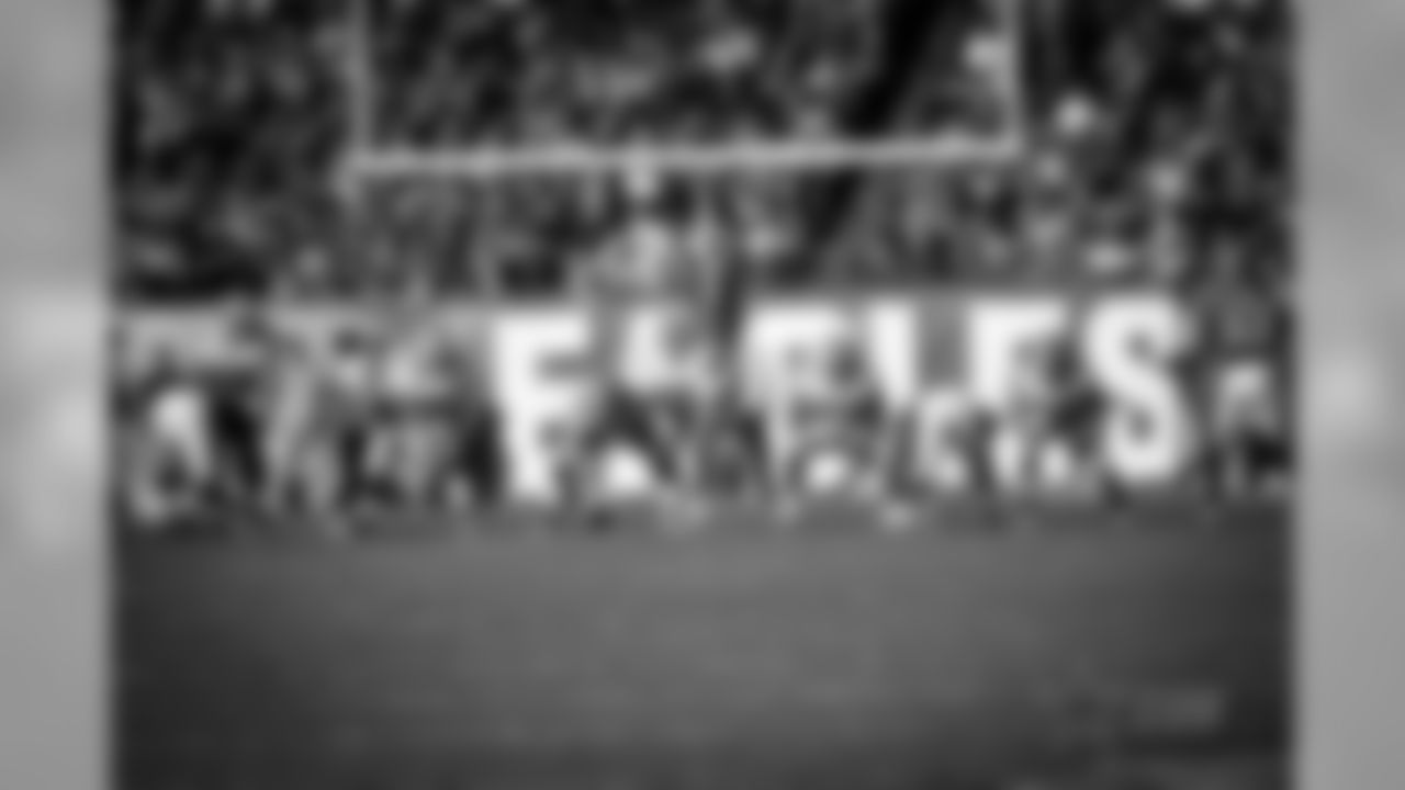 2017101_dal_tony_romo_o_line_selects_jj22593.jpg