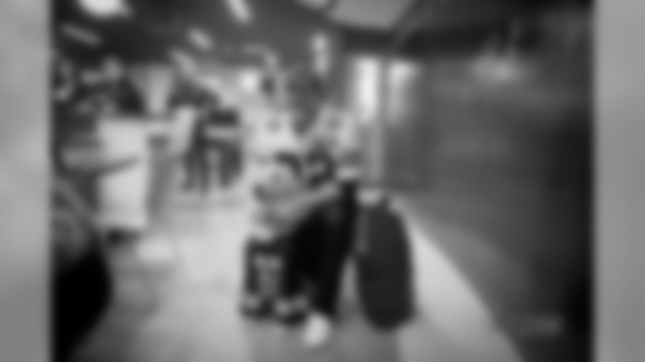 20161205_dal_childrens_hospital_visit24.jpg