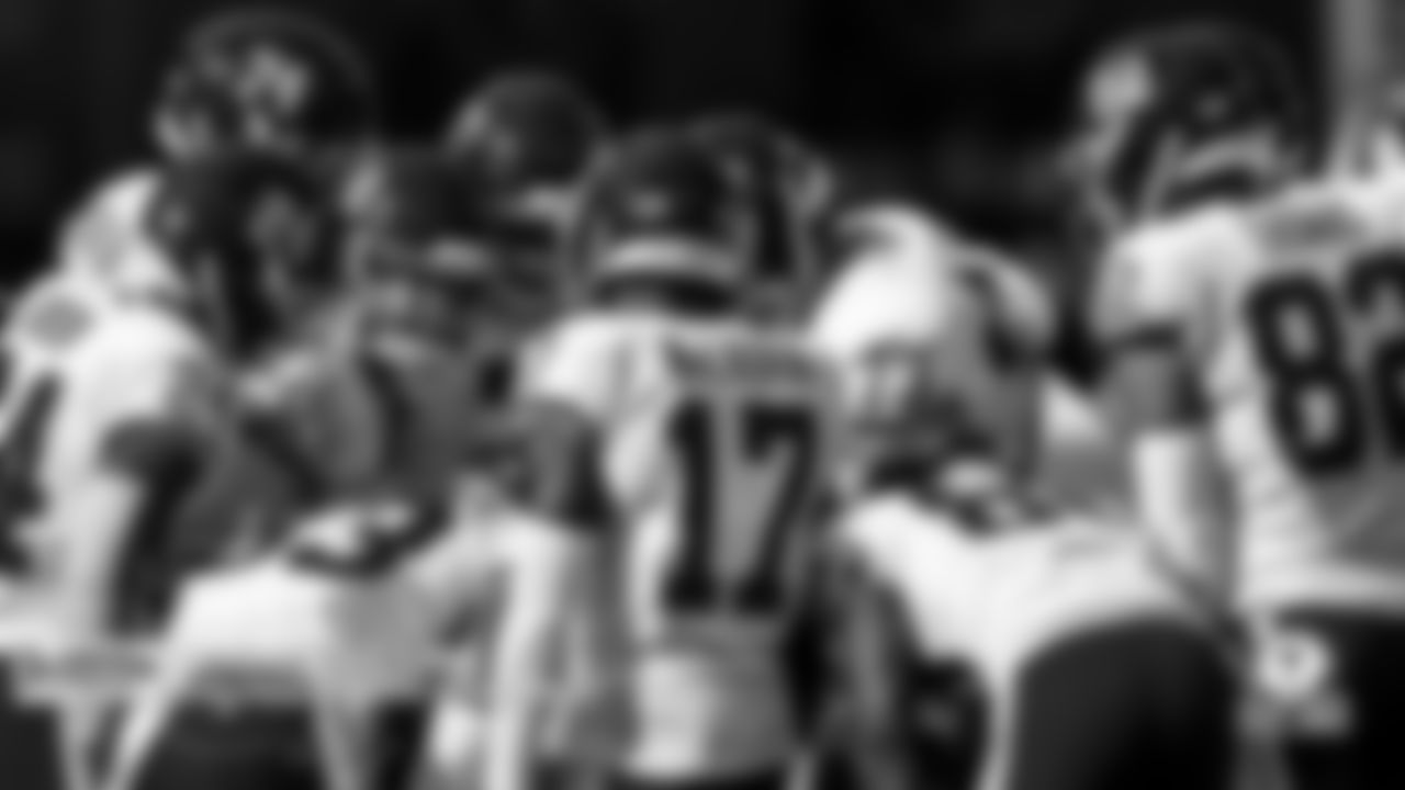 Offensive Strategy
The Washington Football Team wants to attack with a balanced approach with Kyle Allen, Antonio Gibson, and Terry McLaurin leading the way. The WFT "Big Three" hasn't delivered a number of splash plays to date but they are a talented bunch with the capacity to move the chains against a Cowboys' defense that has played spotty football at best. If WFT is able to control the line of scrimmage, it is possible for their "Big Three" to put up some points in a heated division rivalry game.