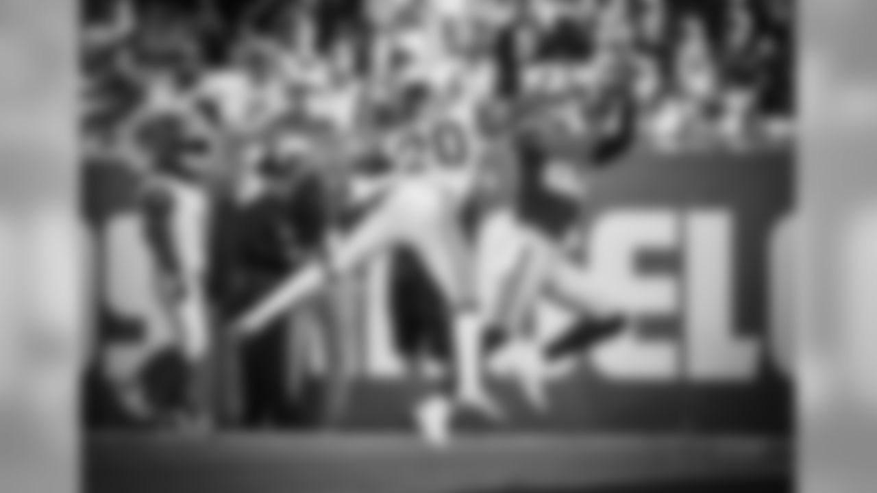 2016_cowboys_rams_terrance_williams_td_catch_selects_jj1145.jpg
