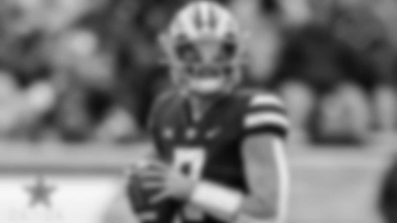 Skylar Thompson (QB – Kansas State)
Lastly, there will most likely be a conversation around the backup quarterback role entering this offseason either through free agency or the draft. Should the draft be the chosen avenue for quarterback depth it wouldn't be until deep into the weekend and likely right around where Skylar Thompson could enter the fray. Thompson enters with 40 starts in his collegiate career (which could've been more without his injury history) and is severely underrated as a playmaker behind center.