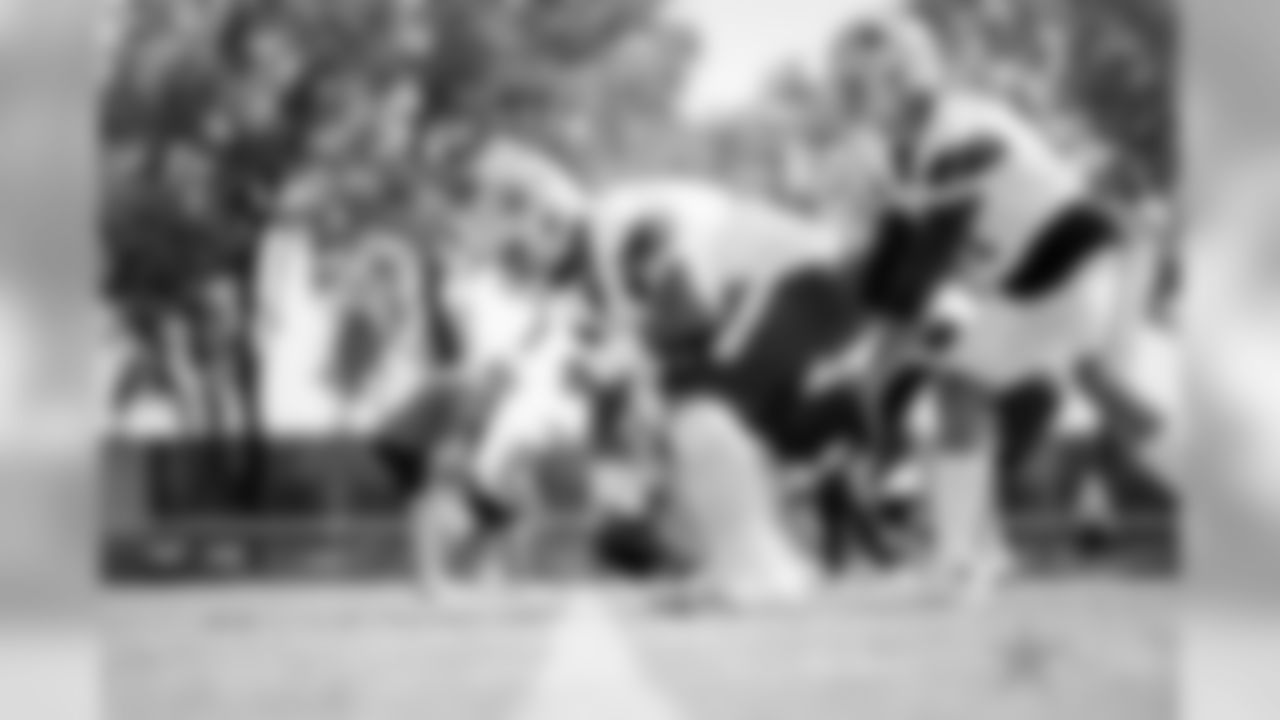 20180815_Training Camp_Joe Looney_Selects_JJ_013809