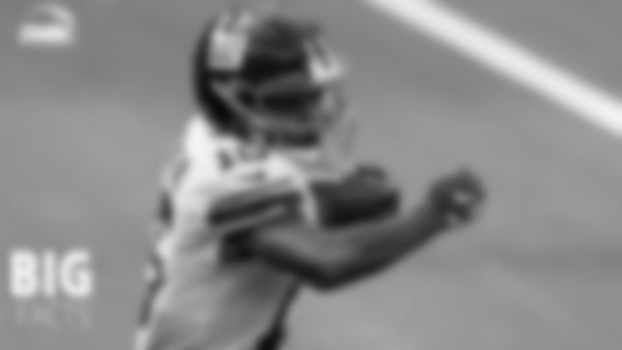 Golden Tate holds streak of 120-straight games with a reception, third-longest of active receivers
While Golden Tate is on the back-half of his career, his consistency as a reliable target continues to show. Tate has not had a game without at least one reception since before October 28, 2012, a date when Peyton Manning was in his first season with Denver and the Cowboys lost to the Giants 29-24, while Felix Jones was their leading rusher. It's the third longest streak of active receivers behind Larry Fitzgerald (247) and Julio Jones (121).