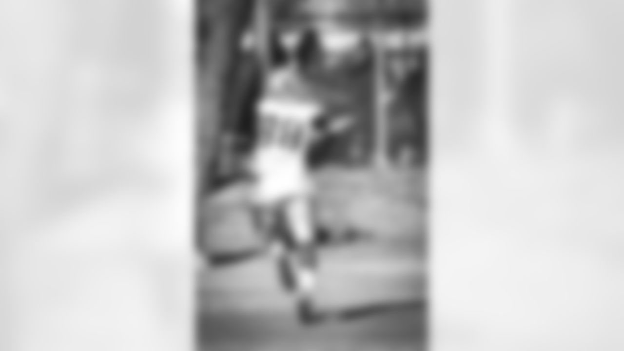 08012015_training_camp_afternoon_dez_bryant_jj516.jpg