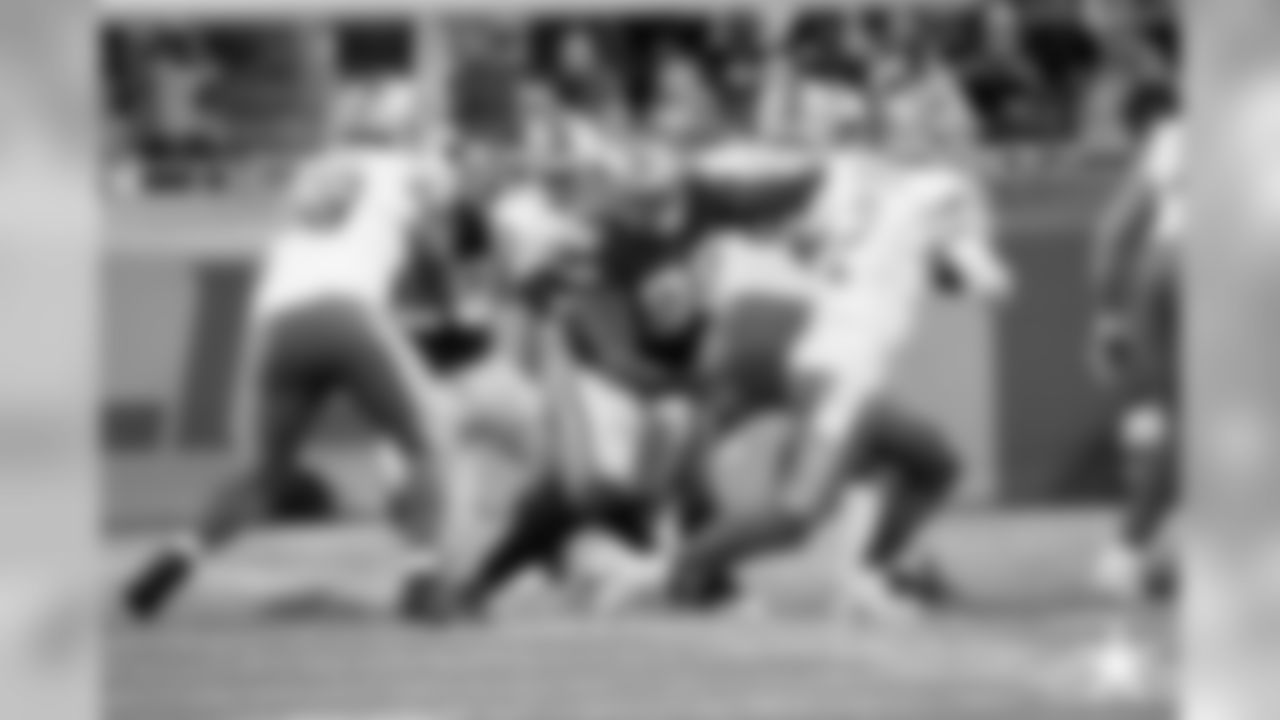 20191117_DAL_Maliek Collins_Selects_JJ128133