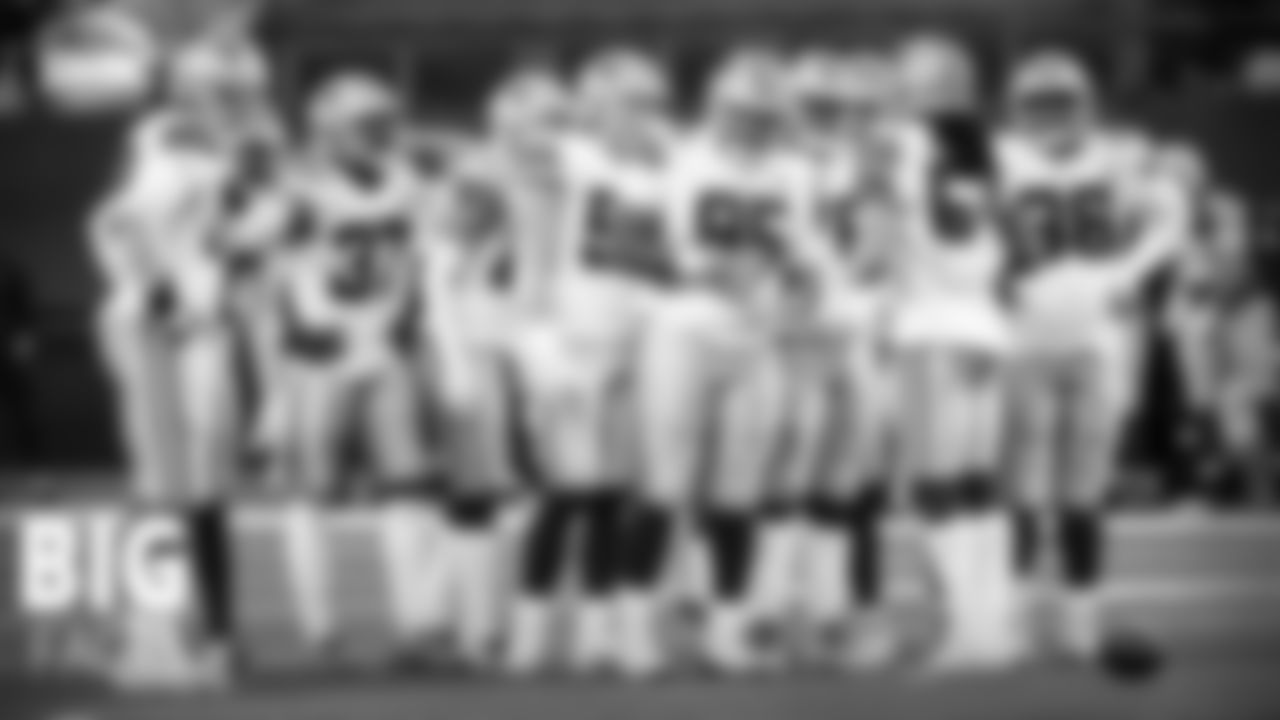 Dallas Defense still on pace to set franchise-worst mark in points allowed
Even with back-to-back wins for the first time all season, the Dallas defense still managed to allow 33 points in the win over San Francisco. It was the eighth game this year where an opponent has topped 30 points, third-most in the league behind only the Jets and Raiders who have nine. Dallas currently averages 30.9 points per game allowed, which would be the worst mark in franchise history should it not decrease over the last two weeks.