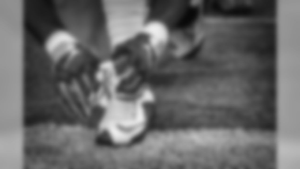 nike_gloves_and_shoes.jpg