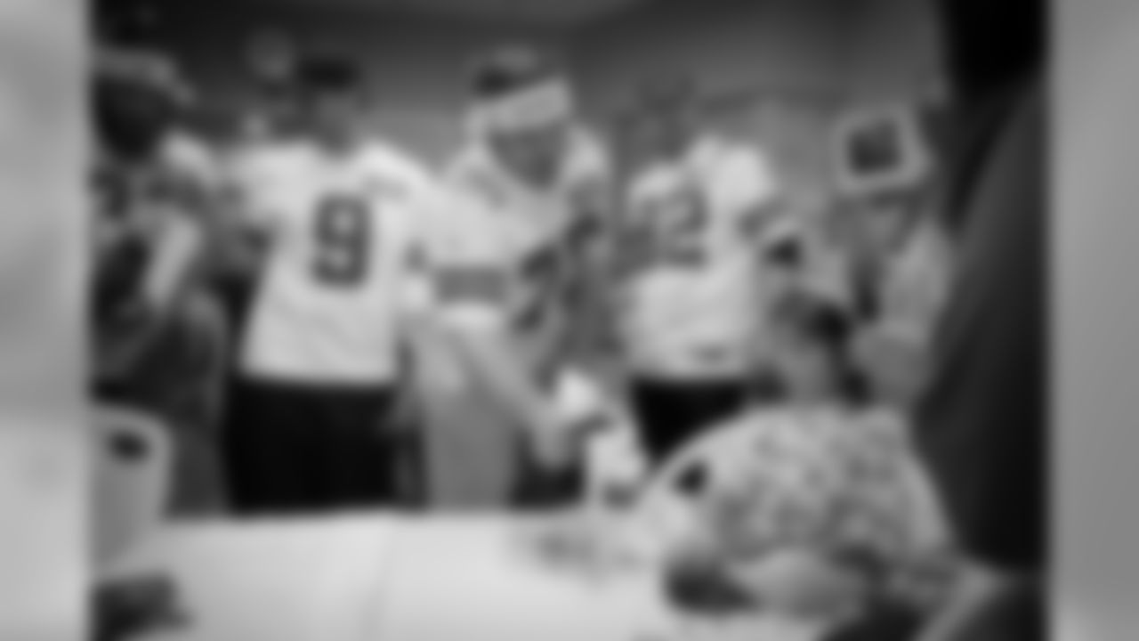 20161205_dal_childrens_hospital_visit86.jpg