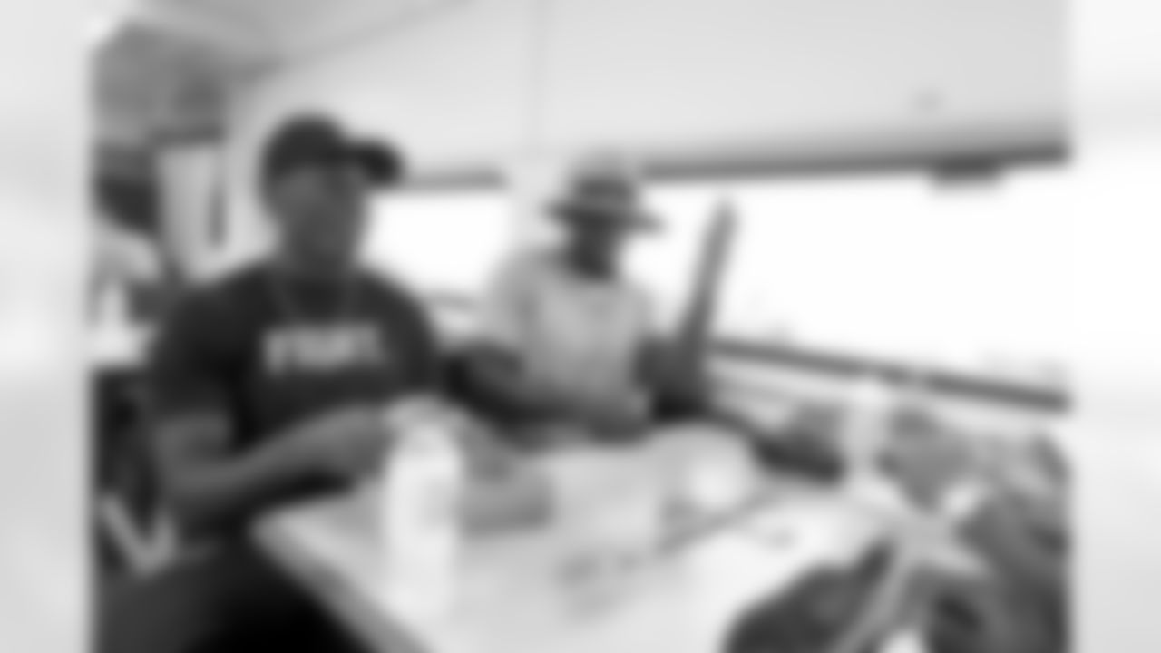 temp20140806_DAL_train_quickies40.jpg