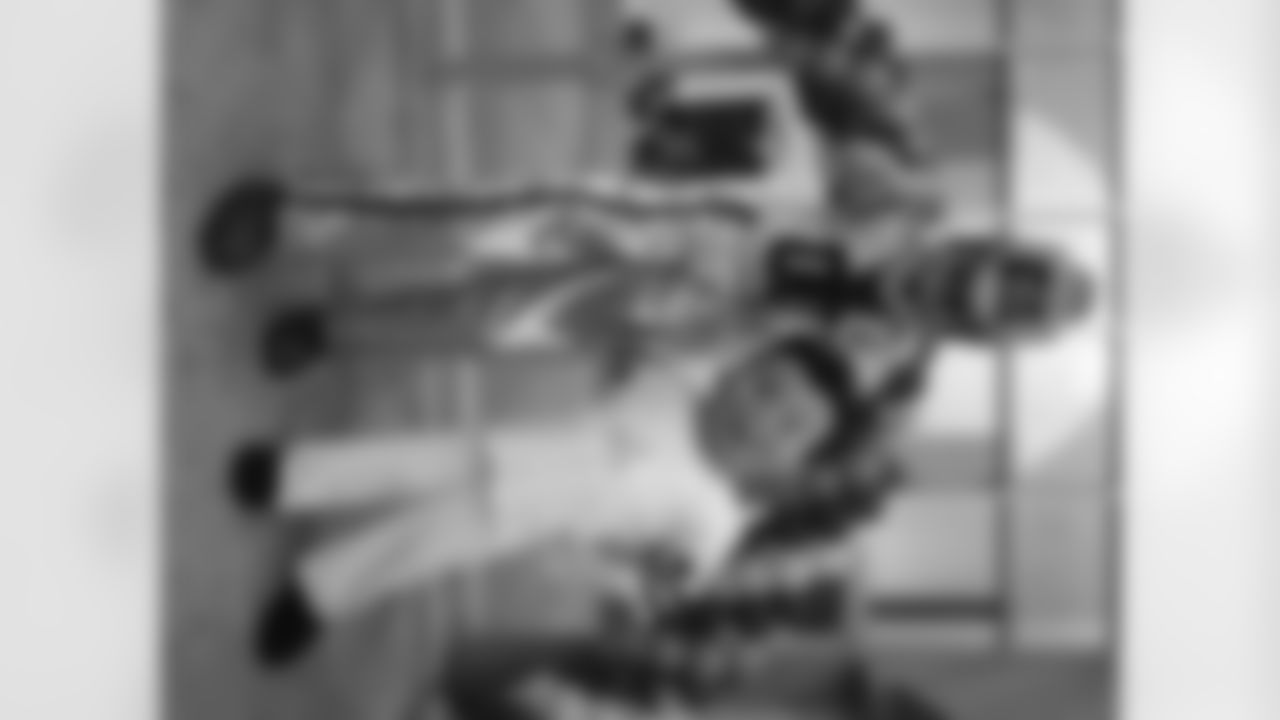 rowdy_photo_-_stilts_with_raulito_0.jpg