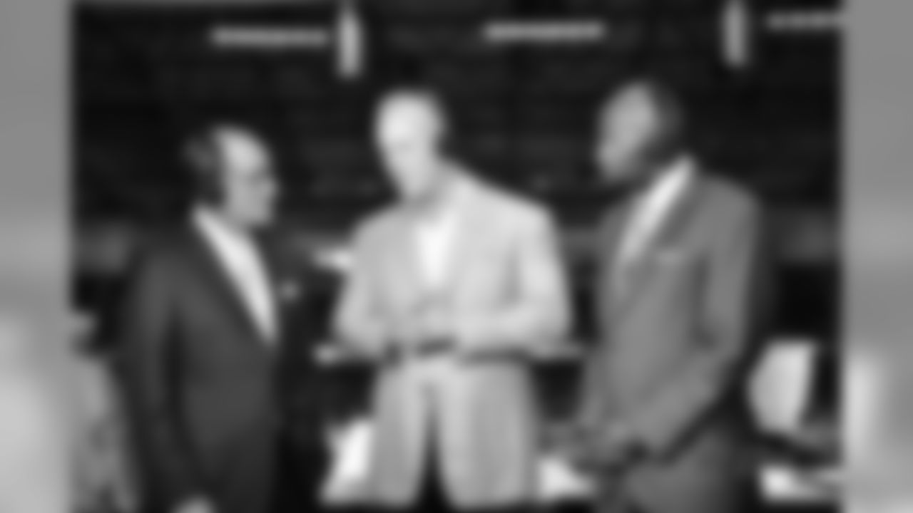 the_star_kickoff_jj1060.jpg