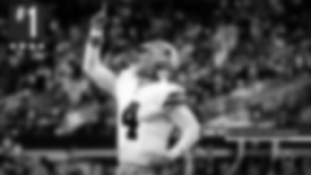 1. Dak Prescott – Looks like the "slump" is over. Or whatever it was that Dak was dealing with the last month, he broke out of that in a major way. He dominated WFT, passing for 350 yards and four touchdowns and did most of that in the first half. His ability to run earlier in the game also seemed to open up the defense.