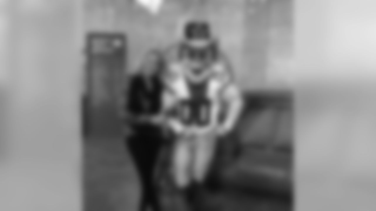 rowdy_photo_-_sportsnation_michelle_beadle_2015_0.jpg