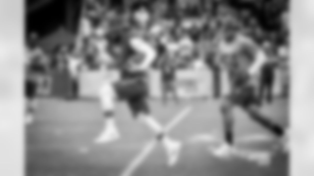 20170127_probowl_ezekiel_elliott_selects_jj29137.jpg