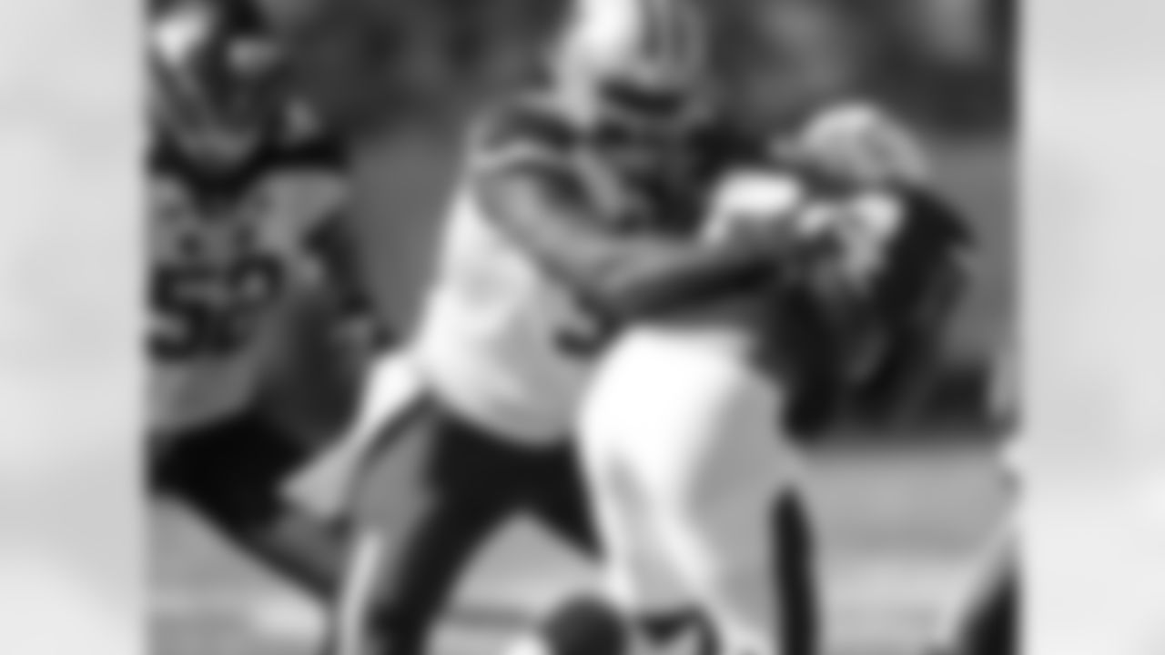 2012 - Ratliff participates in the 2012 Pro Bowl, his 4th of 4 Pro Bowl appearances.