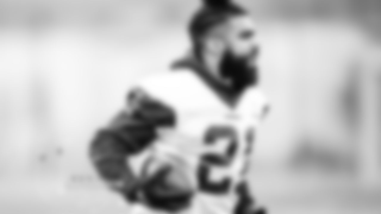 100 Percent
Ezekiel Elliott has been battling through a knee injury since the first month of the season but can sense noticeable improvement the last few games with the aid of a knee brace, something he hasn't worn since high school.
"I'm very encouraged by the direction it's going," Elliott said Wednesday. "I feel more explosive. I can tell I feel faster and I can tell there's more stability in it. So, I mean I think it kind of gives me extra confidence in my knee."
Elliott said he might continue to wear the brace into the playoffs. Either way, the injury is heading in the right direction as the regular season winds down.
"I think if I keep progressing, I think by about the playoffs I'll be close to 100," he said.
-Rob Phillips (12/29)