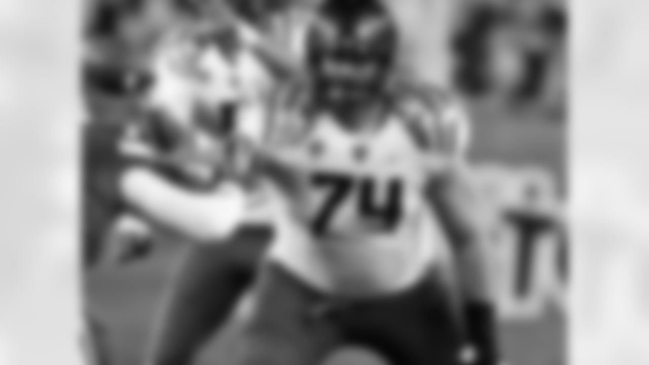 Kyle Long - Oregon - Projected Round: 2