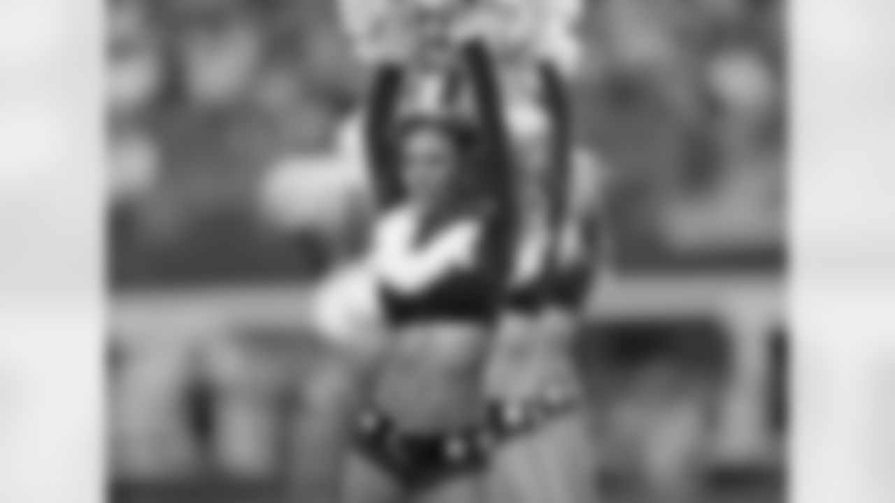 tempCheers_121713_24.jpg