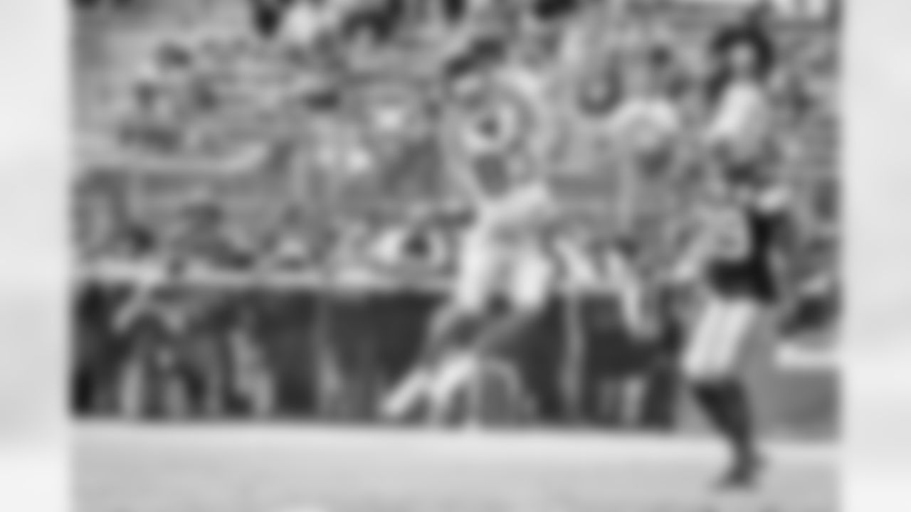 08022015_training_camp_afternoon_williams_jj794.jpg