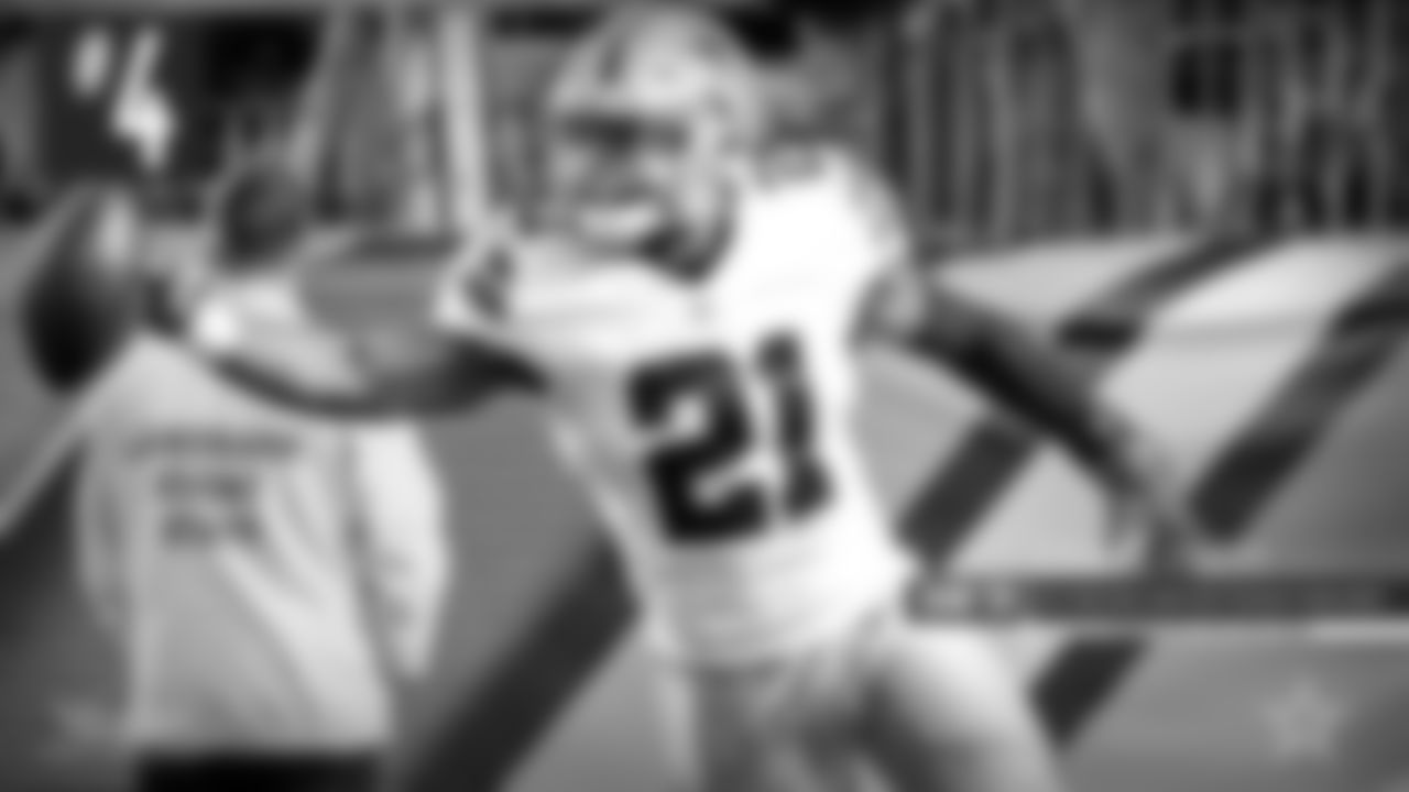 4. Ezekiel Elliott (2016) – Not only did Zeke surpass Dorsett's franchise-rookie record, but he did so in his first carry of the 10th game. He not only won the rushing title with 1,631 yards, the fifth-most in Cowboys' history, but finished with 1,994 all-purpose yards, the third-highest NFL total in league history.