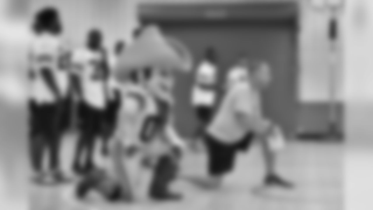 20160919_nfl_play_60_selects_jj0159.jpg