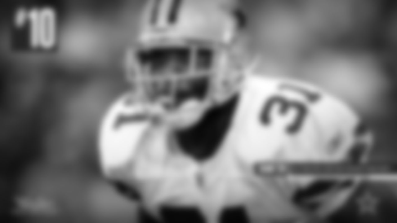 10. Roy Williams (2002) – And to think this was the year before Williams made five straight Pro Bowls. But he a dynamic rookie on a struggling 5-11 team. Williams had 127 tackles – many of which were bone-jarring hits. He also tied all NFL rookies with five interceptions, including two for TDs against Washington.