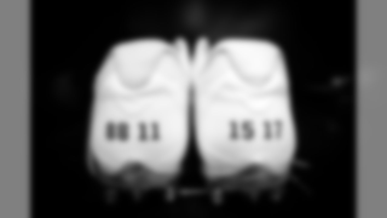 williams_nikes.jpg