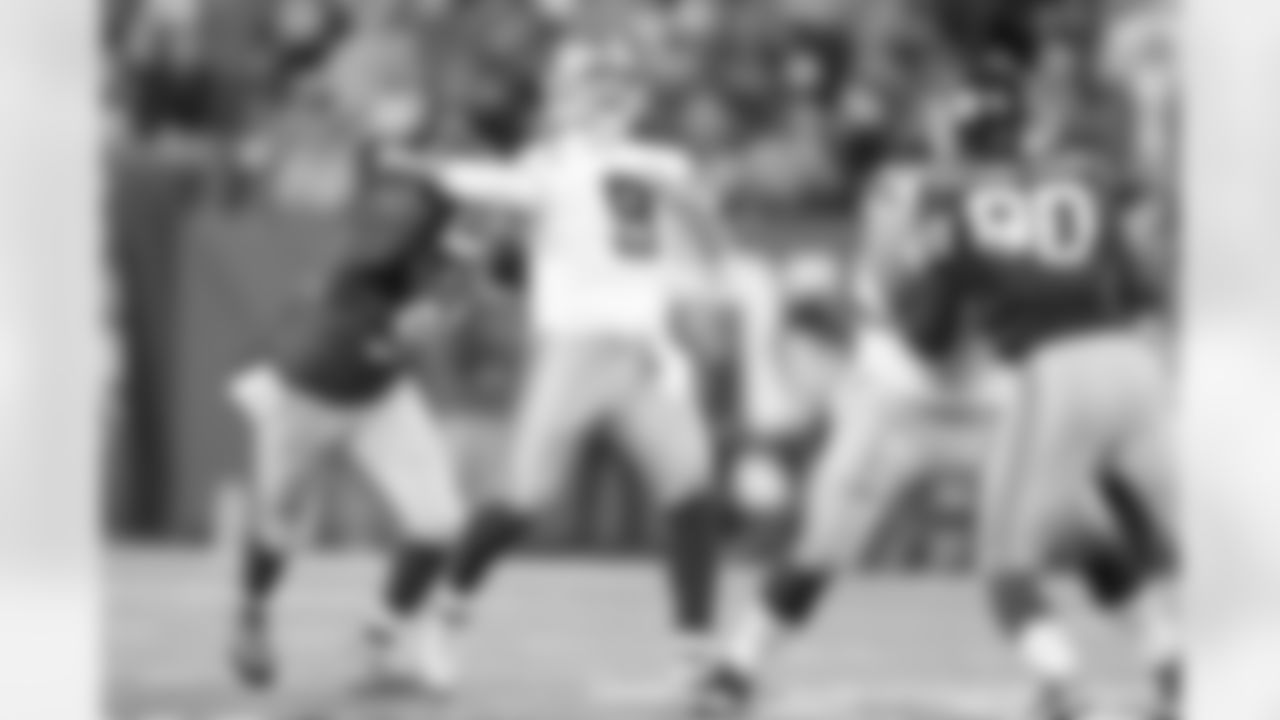 romo_20141123_dal_nyg_quickies140.jpg