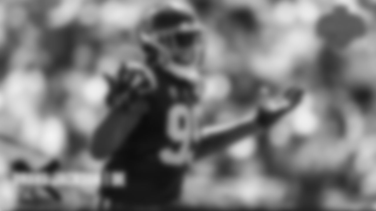 Cowboys-Targets-For-Day-2-Include-TEs,-WRs,-DEs-6