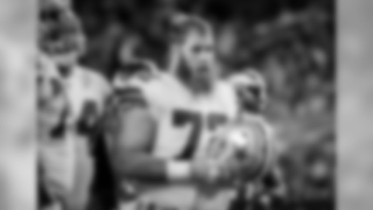 Dallas Cowboys center Travis Frederick (72) rests during a timeout during an NFL football game against the Philadelphia Eagles, Sunday, Nov. 19, 2017, in Arlington, Texas. (AP Photo/Michael Ainsworth)