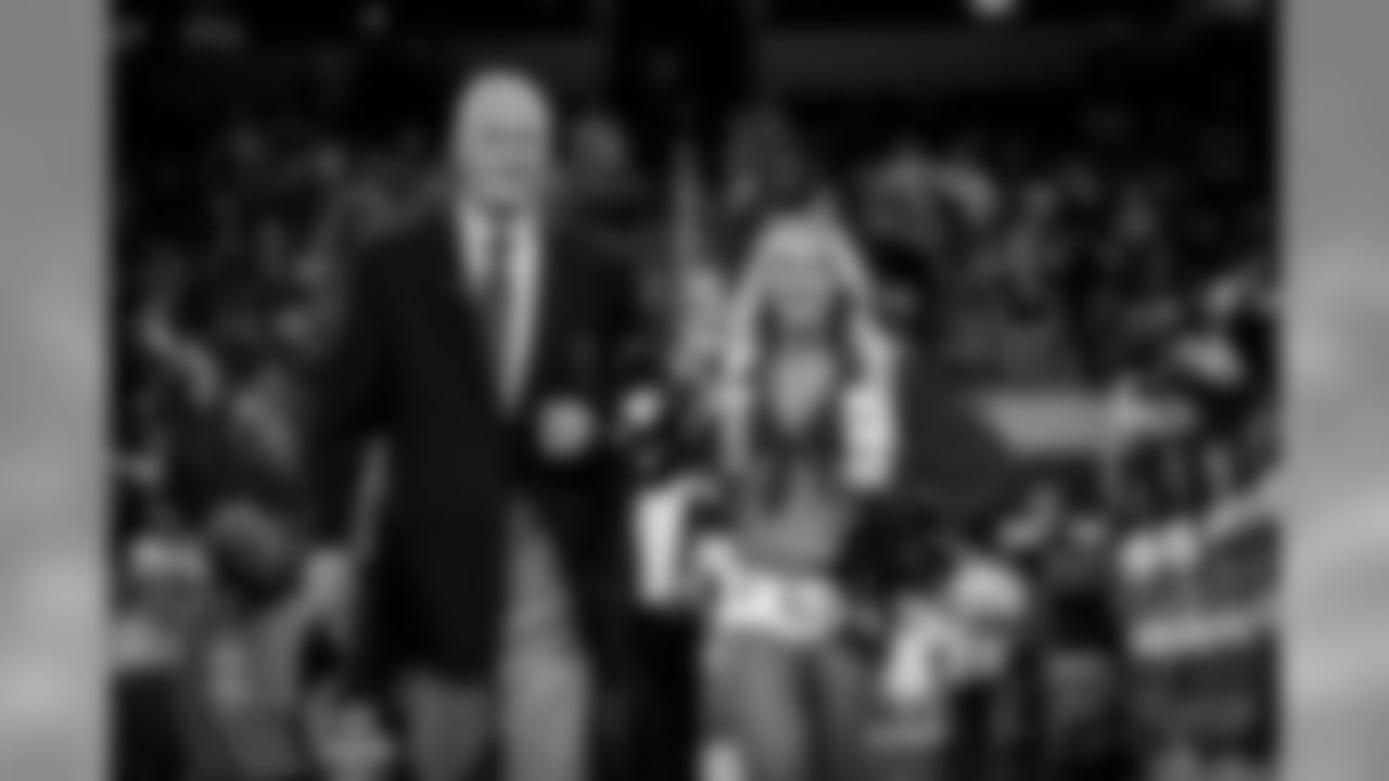 20181129_DAL_Halftime_JJ2049