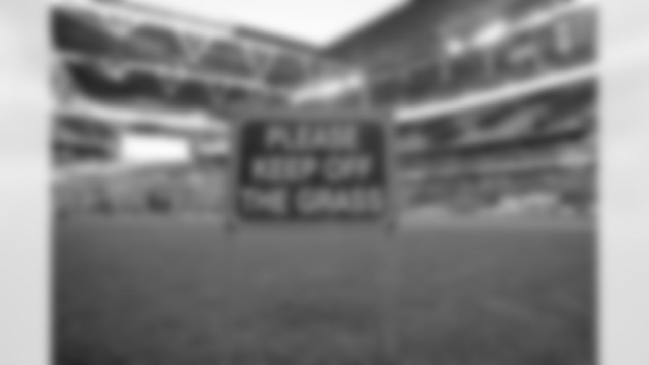 london_grass_dal_jax_quickies016.jpg