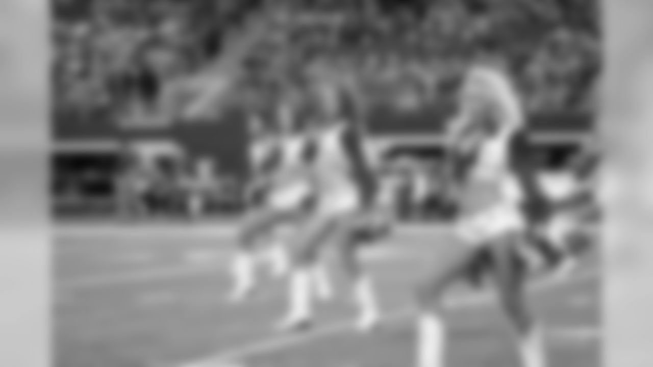 24 December 2017: Cheerleaders
of the Dallas Cowboys during their NFL week 16 regular season 21-12 loss to the Seattle Seahawks at AT&T Stadium in Arlington, Texas. Photo by James D. Smith/Dallas Cowboys