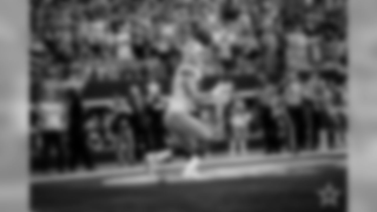 Geoff Swaim – Before his season-ending wrist injury, Swaim was starting to look like a starting tight end. The Cowboys will want him back and it's unlikely they will get into a bidding war with anyone, mainly because of his injury history.