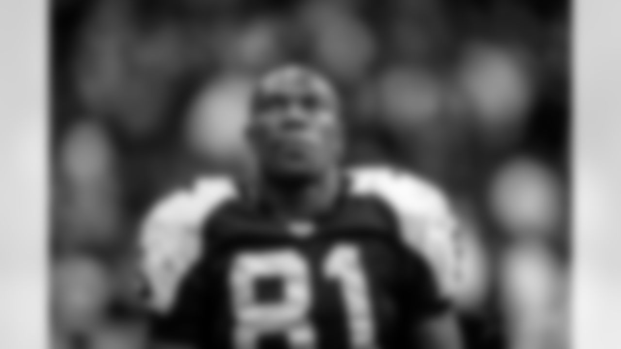 Dallas Cowboys wide receiver Terrell Owens looks on in their NFL football game against the Philadelphia Eagles in Irving, Texas, Monday, Dec. 25, 2006. (AP Photo/Matt Slocum)