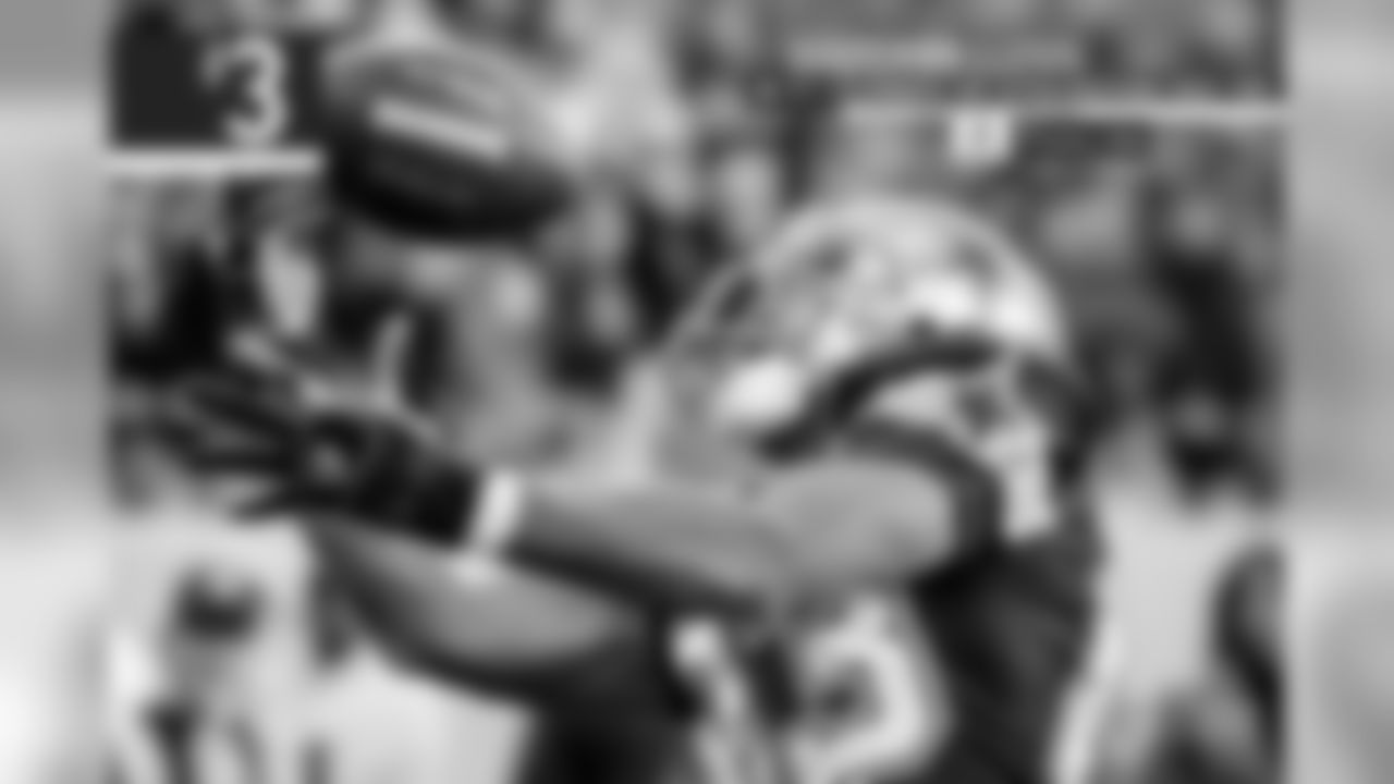 3. Terry Glenn (1996, Patriots, 7th overall)
This was an offseason trade that didn't garner a lot of attention at the time. But of all the players who had spent time with Parcells before, Glenn was probably the most productive. After catching 24 TDs in seven years, Glenn went to Dallas and caught 20 in his first four seasons. Glenn is one 12 Cowboys wide receivers to have 3,000 receiving yards in Dallas.