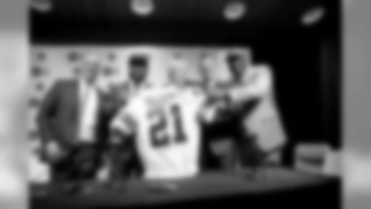 20160429_dal_ezekiel_elliott_presser37.jpg